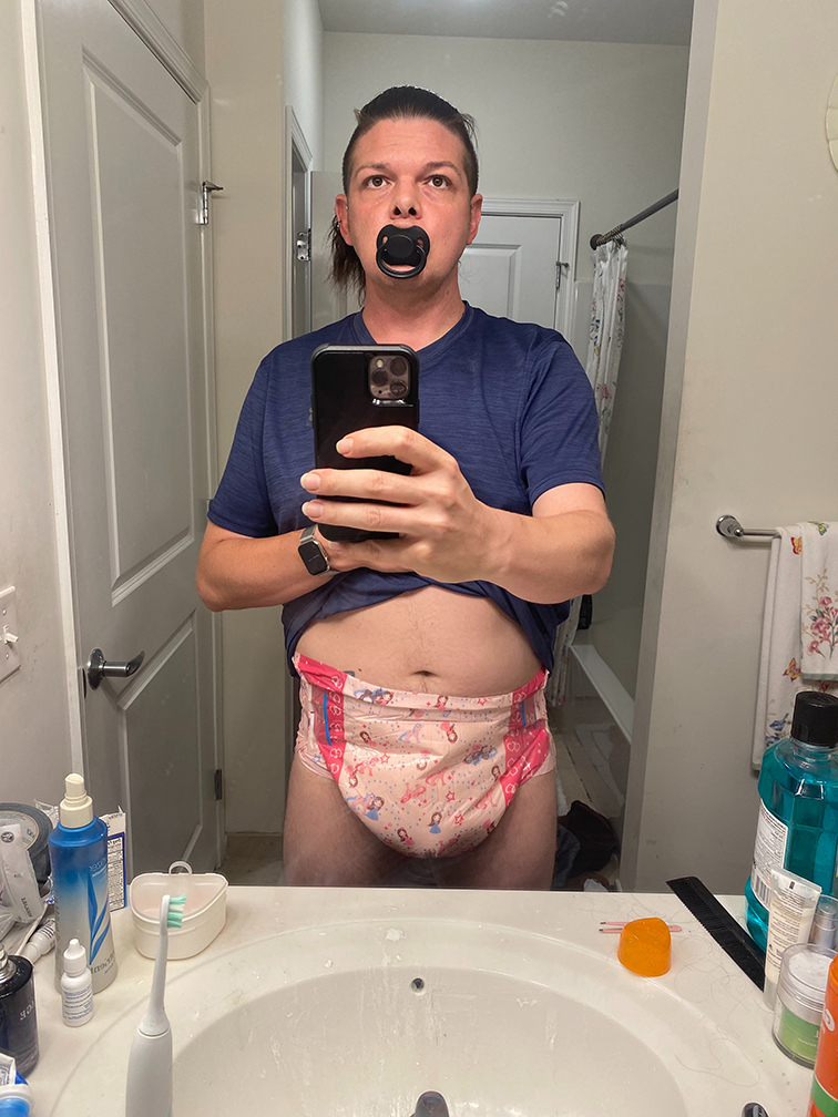 John Bertoldi | Faggot in diapers!
